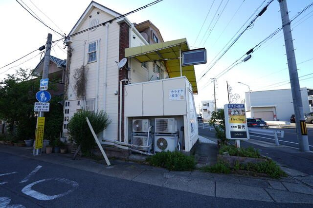 ホスティ苗代の外観
