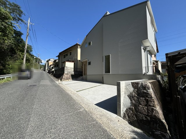 新築戸建　上安5丁目の前面道路含む現地写真