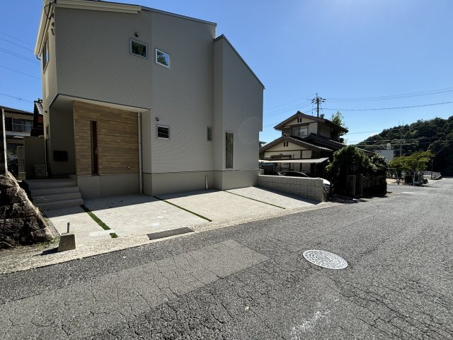 新築戸建　上安5丁目の前面道路含む現地写真