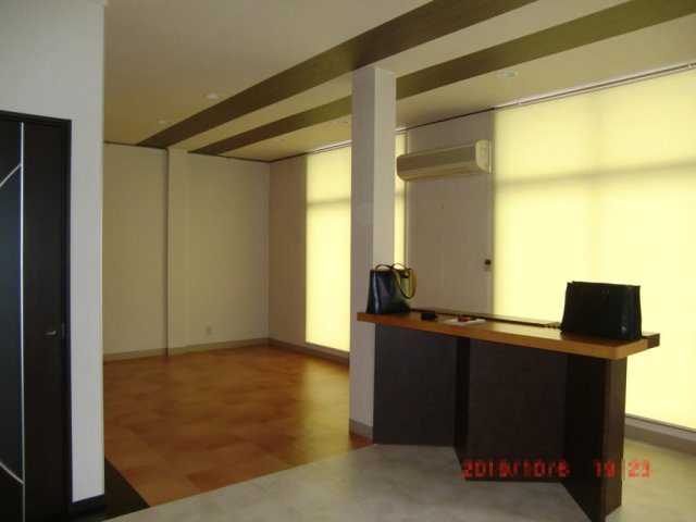 五番町貸店舗事務所の内装