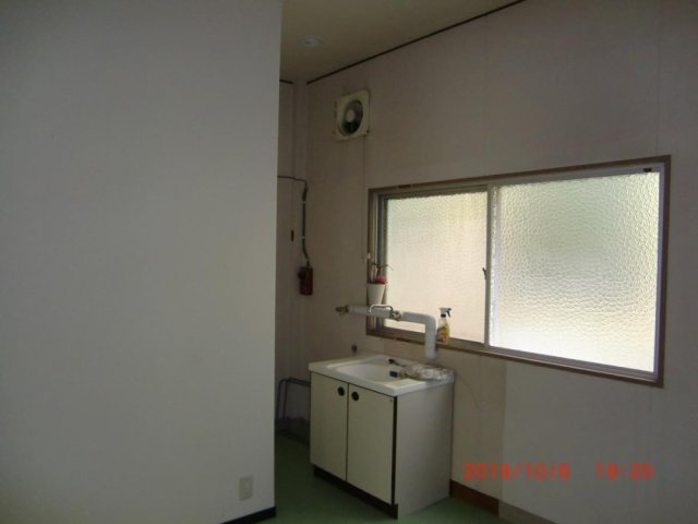 五番町貸店舗事務所の内装