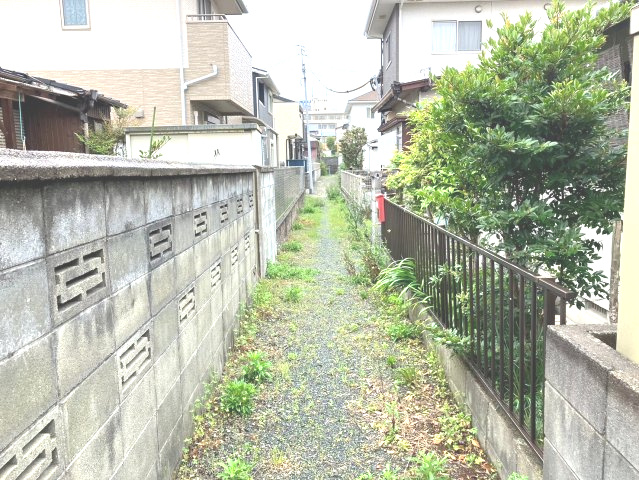 糟屋郡須惠町大字旅石　土地の前面道路含む現地写真