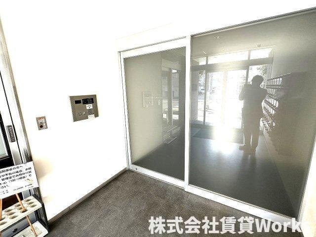 クレエ秋田町のエントランス|建物の内部です