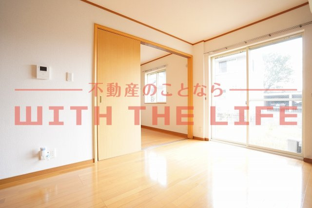 リベルテⅡ【キャッシュバック対象物件】の居間・リビング|ゆったりとしたリビングです