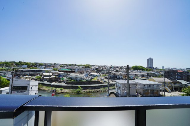 【横浜市旭区白根２丁目5-3全２棟新築戸建て１号棟】★仲介手数料無料★（不動丸小学校・鶴ヶ峰中学校）の展望