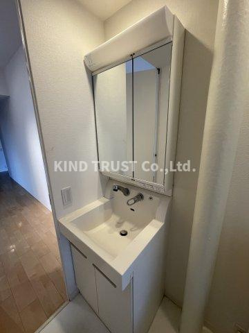 サウスサンの洗面所|ゆったりとスペースのある洗面所