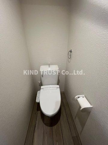 NUI南森町のトイレ|落ち着いた色調のトイレです