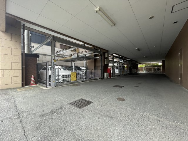 ラフォーレ諏訪野セントレの駐車場