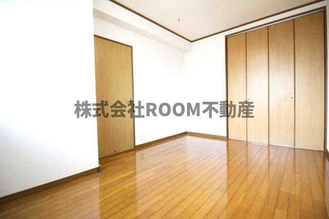 日の出マンションの洋室|広々とした洋室です