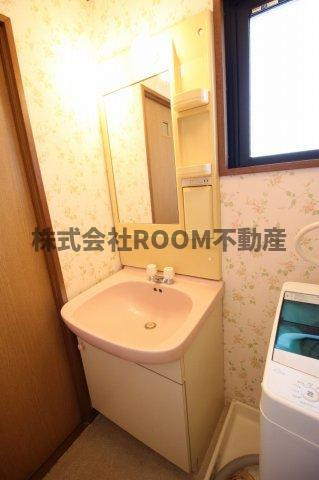 日の出マンションの独立洗面台|独立洗面台あり、毎朝おしゃれに忙しい女性の方におすすめです