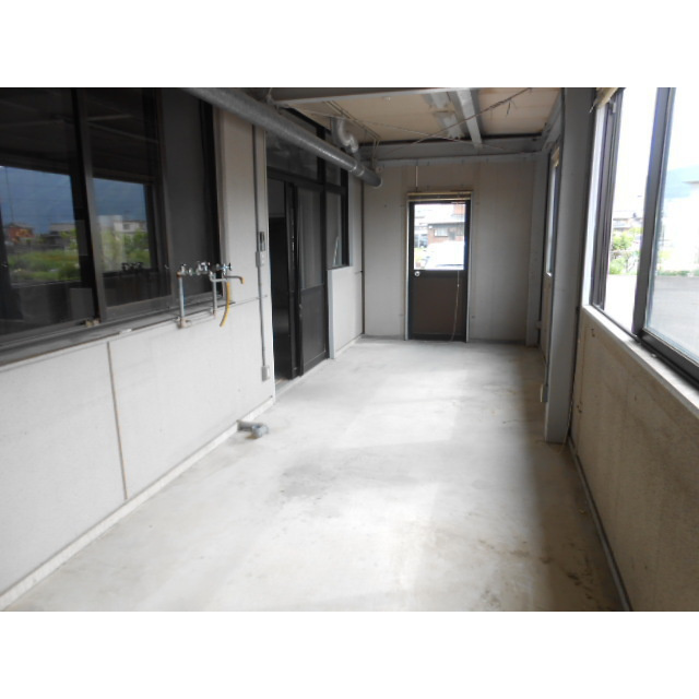揖斐郡揖斐川町三輪の倉庫の内装