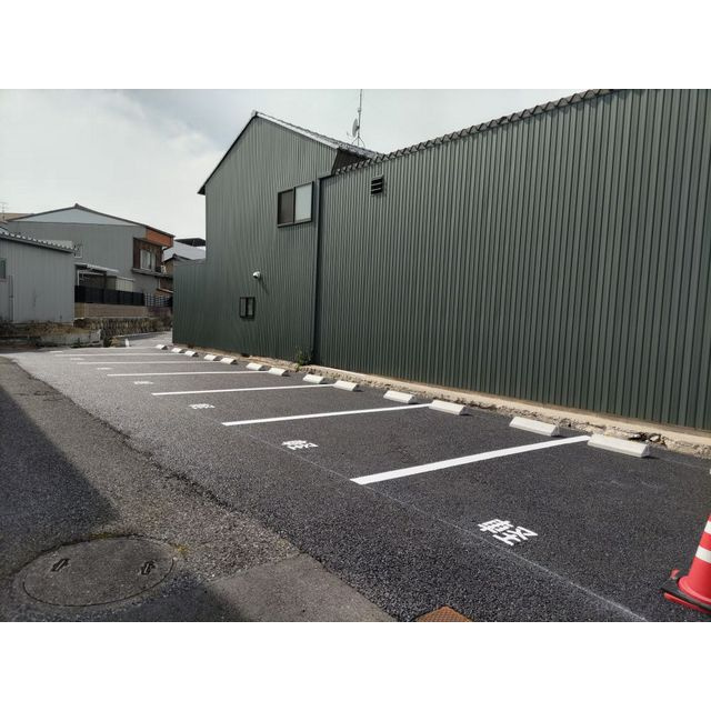 岐阜市加納新柳町の駐車場の内装