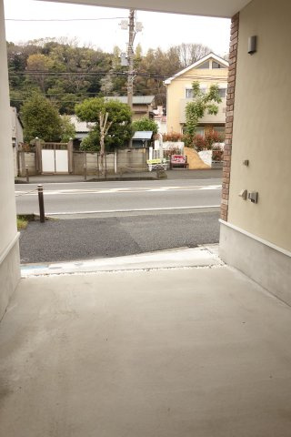 藤沢市鵠沼神明４丁目新築戸建ての駐車場|カースペースがあります