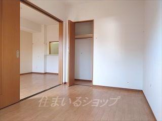 広島市安佐北区深川１丁目の賃貸マンションの寝室|クローゼットあり