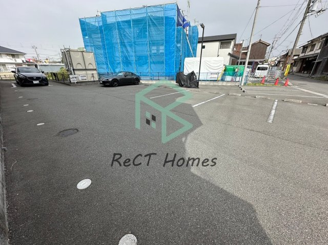 姫路市飾磨区細江の賃貸マンションの駐車場