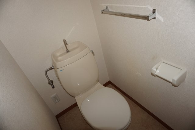 リヴェールド和泉のトイレ|落ち着いた色調のトイレです