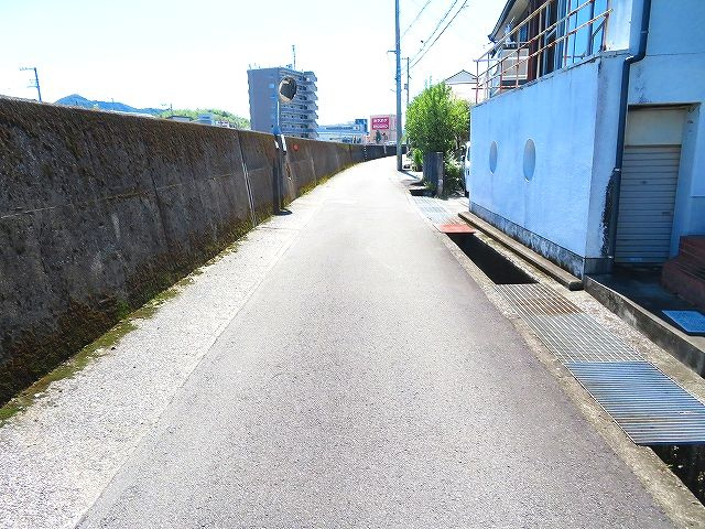 高知市東石立町 売土地の前面道路含む現地写真