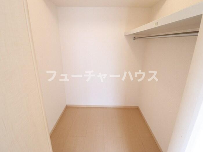 ＲＯＹＡＬ　ＧＡＲＤＥＮ　ＣＡＳＡＨＡＲＡ　Ｅの収納