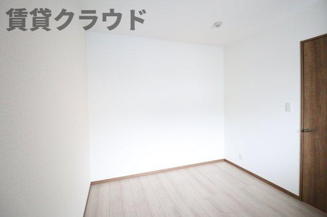 ソルグランデの寝室|広くて明るい寝室