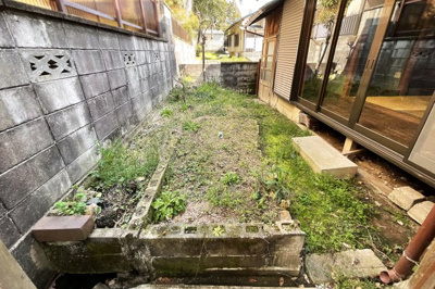 【外観】 | 滋賀県草津市草津４丁目　中古戸建 | コンビニ《セブンイレブン 草津中学校前店》徒歩12分　スーパー《バロー 草津店》徒歩14分