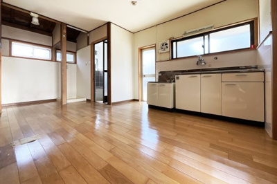 【居間・リビング】 | 滋賀県草津市草津４丁目　中古戸建