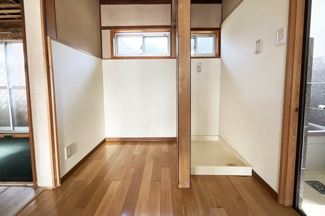 【ランドリースペース】 | 滋賀県草津市草津４丁目　中古戸建 | 《洗濯機置き場》