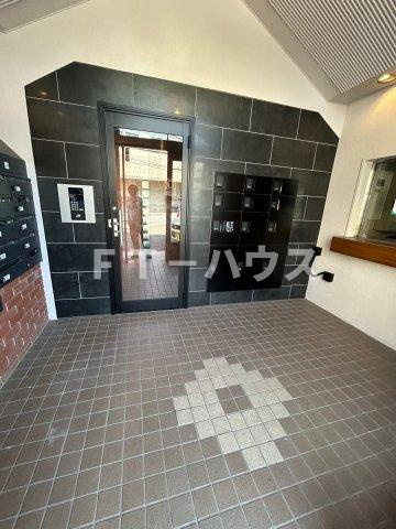 アドバンス新検見川のエントランス