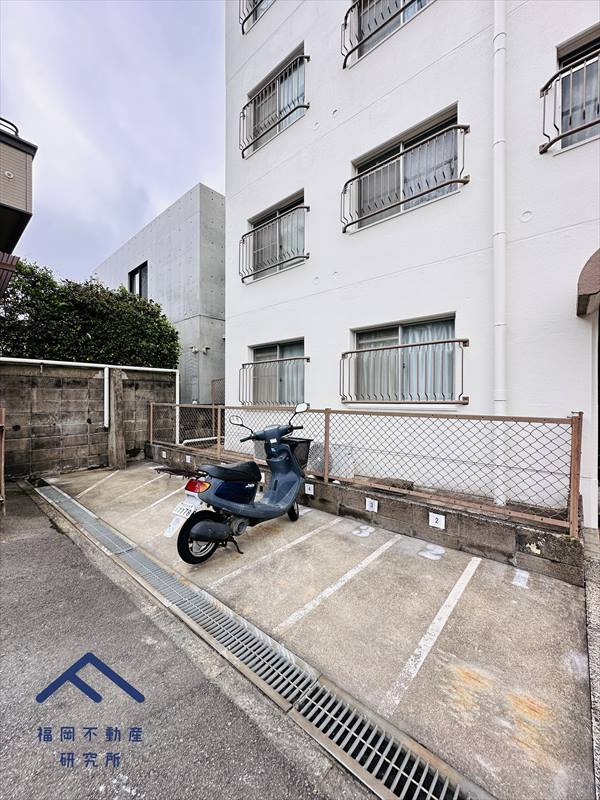 長丘西公園ハウスの駐車場