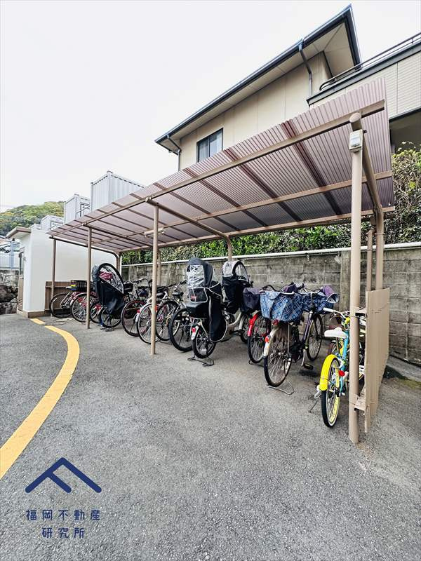 長丘西公園ハウスの駐輪場