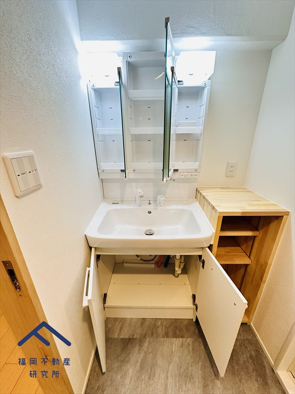 長丘西公園ハウスの独立洗面台