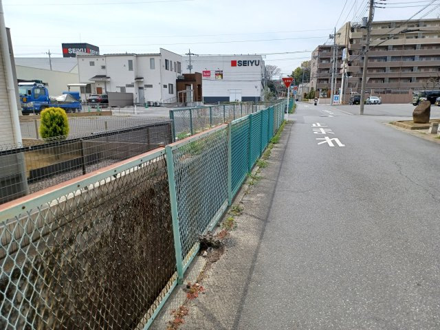 東松山市小松原町  土地59坪の周辺|水路部分