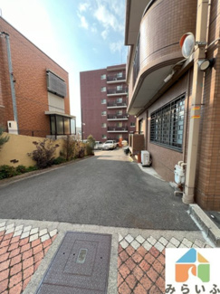 【駐車場】