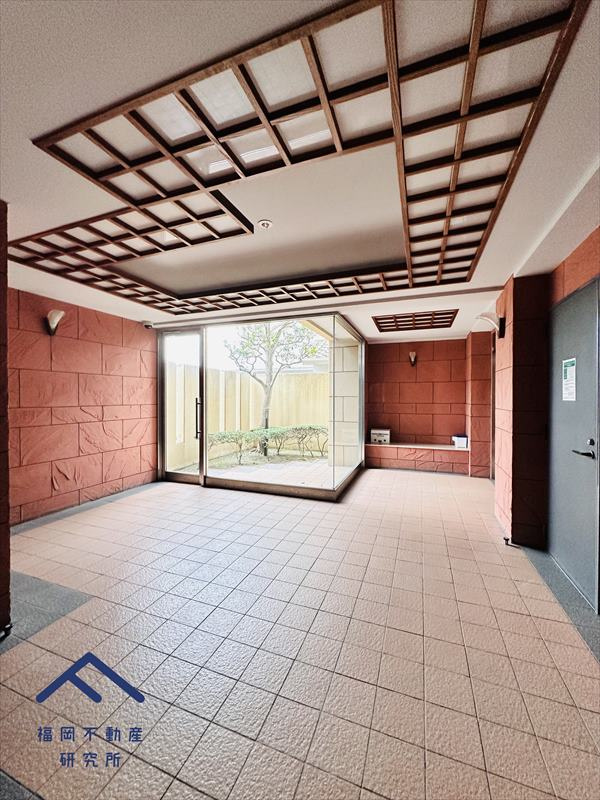 モントーレ長尾のエントランス