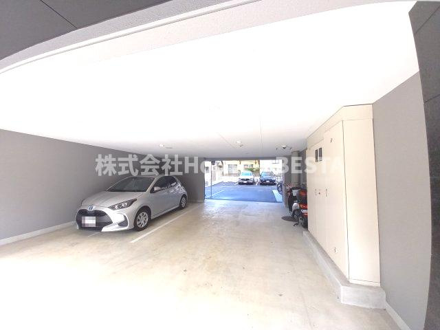 エスライズ神戸三宮山手通壱番館の駐車場