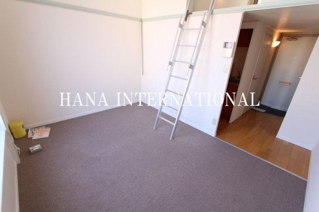 レオパレスｍａｉｓｏｎ　ｈｕｉｔ・ｃｉｎｇ の居間・リビング