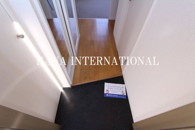 レオパレスｍａｉｓｏｎ　ｈｕｉｔ・ｃｉｎｇ の玄関|※同タイプ別部屋の写真です。