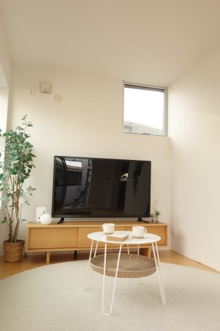 鵠沼桜が岡３丁目新築戸建ての居間・リビング|使いやすいリビングです