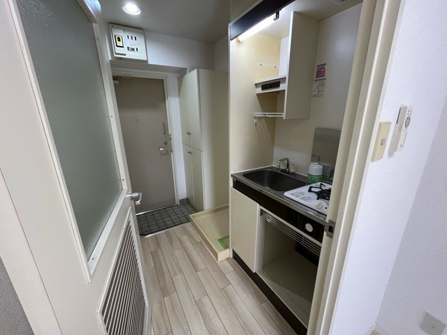 【脱衣所】 | レジェンド相模原 | 洗面脱衣所は「体を綺麗に整える場所」という目的と役割を持っています。そして便利で使い勝手のいい「体を綺麗に整える場所」にするためには、配置や動線、照明や収納計画をしっかりと検討しておく必要があります。