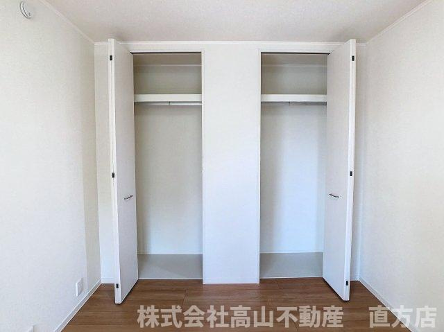直方市大字感田のアパートの収納