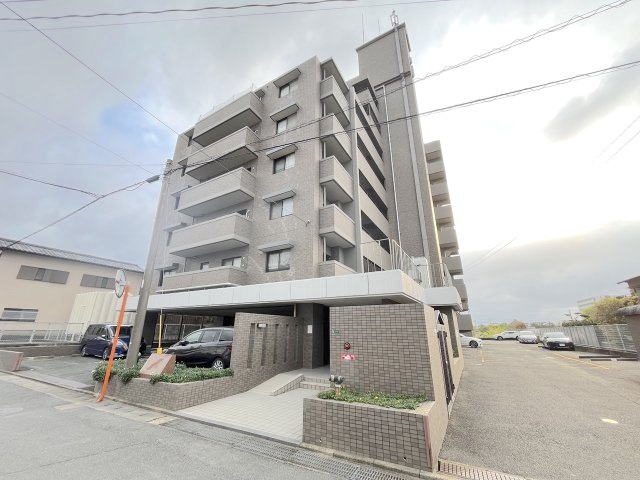 コスモ前原の外観