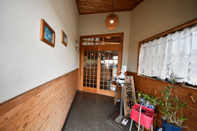 飲食店戸建のエントランス