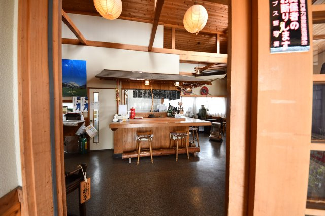 飲食店戸建のエントランス