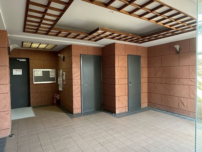 モントーレ長尾のエントランス