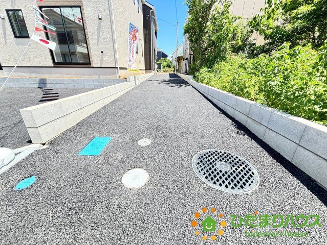 蓮田市西新宿　第8　新築一戸建て　クレイドルガーデン　04の駐車場|カースペース縦列2台駐車可能