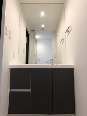 【洗面所】 | Jigyo HIKARI terrace | 別号室の写真になります。現況優先。