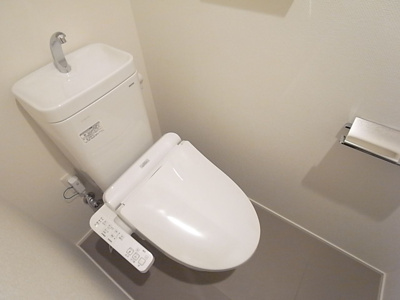 【トイレ】 | Jigyo HIKARI terrace | 別号室の写真になります。現況優先。