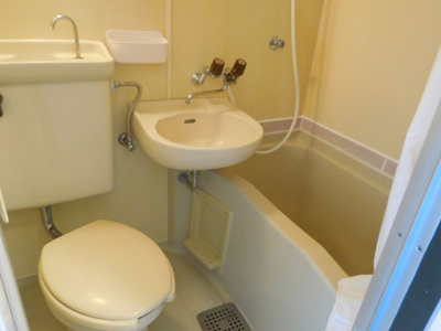 【洗面所】 | エスポワール桜坂 | 別号室の写真になります。現況優先。