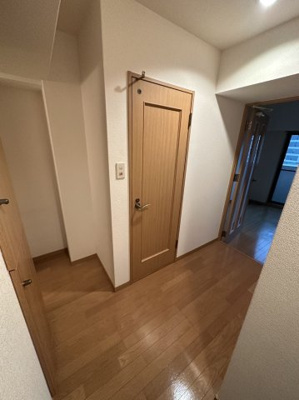 【洋室】 | エスポワールマンション天神南 | 別号室の写真になります。現況優先。