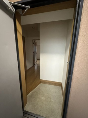 【玄関】 | エスポワールマンション天神南 | 別号室の写真になります。現況優先。