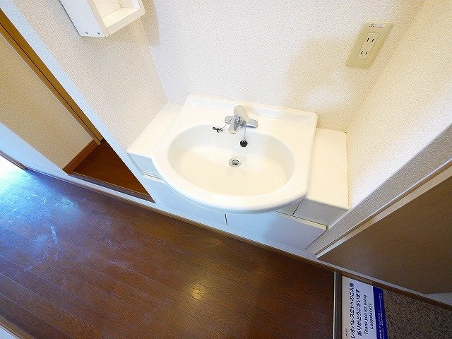 レオパレス浪漫の洗面所|スペースが確保できる洗面所です